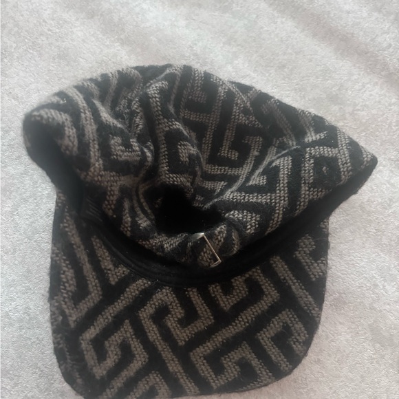 Geometric Adjustable Hat - Picture 7 of 8